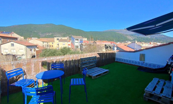 Sotillo de la Adrada House | Cottage overlooking the mountains, ideal for families (pet friendly).