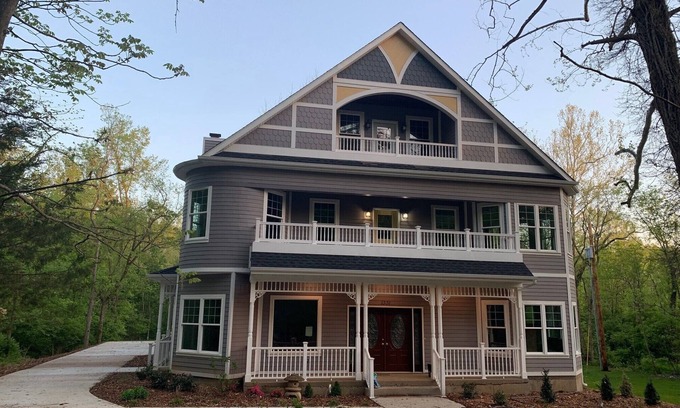 Ballwin House | Cottage of Castlewood