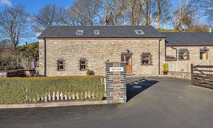 Glandyfi Cottage | Cottage on Cardigan Bay with Hot Tub