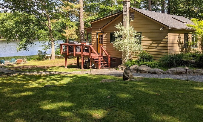 White Mills Cottage | Cottage on House Pond