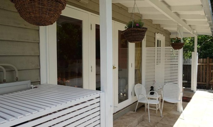 Palmwoods Bed & Breakfast | Cottage Palmwoods Australia