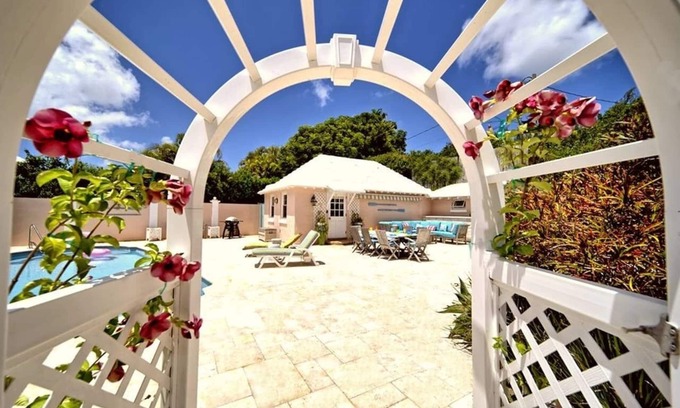Paget Apartment | Cottage Priv. Pool & Tennis Beach 5 min Central