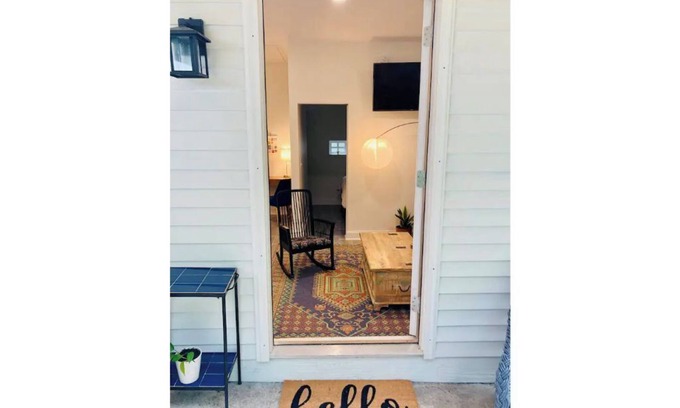 Roswell Apartment | Cottage-Style Garage Apartment