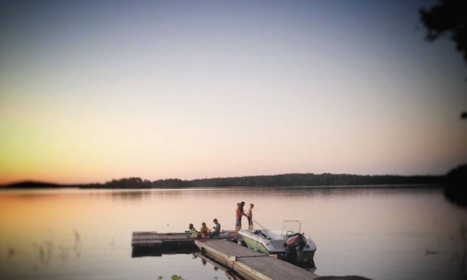 Annerstad House | Cottage with a own boat by the lake