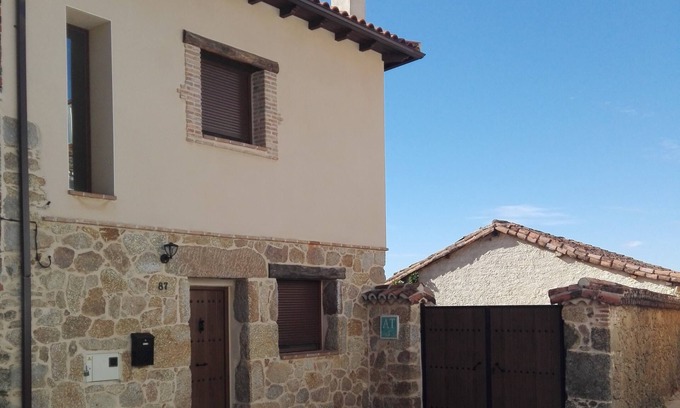 Viandar de la Vera Cottage | Cottage with swimming pool
