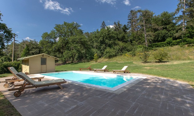 Grotte di Castro Cottage | Cottage with swimming pool, veranda, garden and private parking