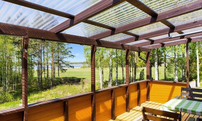Kristinehamn House | Cottage with lake view over Lake Kväggen