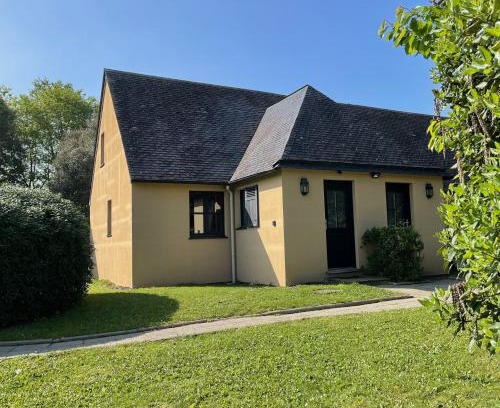 Ploermel House | Cottage YVEL au Pied du lac au Duc, son Golf et sa Base Nautique