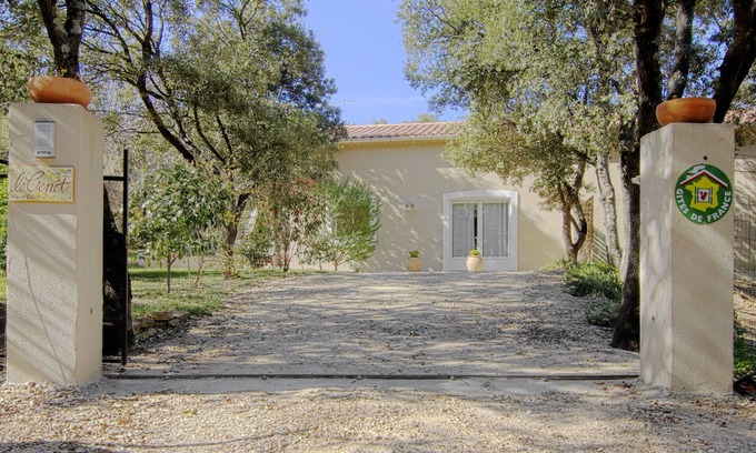 Aigaliers Cottage | Cottages in Provence. Spacious and quiet cottages equipped for disabled people.