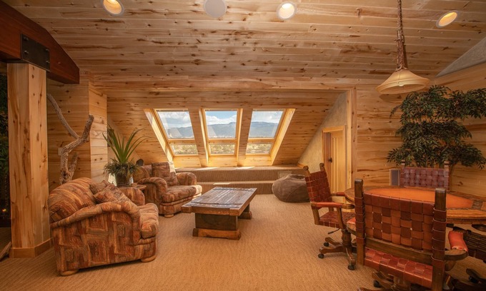 Torrey House | Cougar Ridge Resort, LLC
