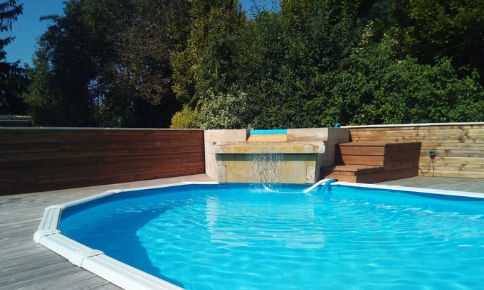 Fontenille-Saint-Martin-d'Entraigues House | Country house for 12 with pool and spa