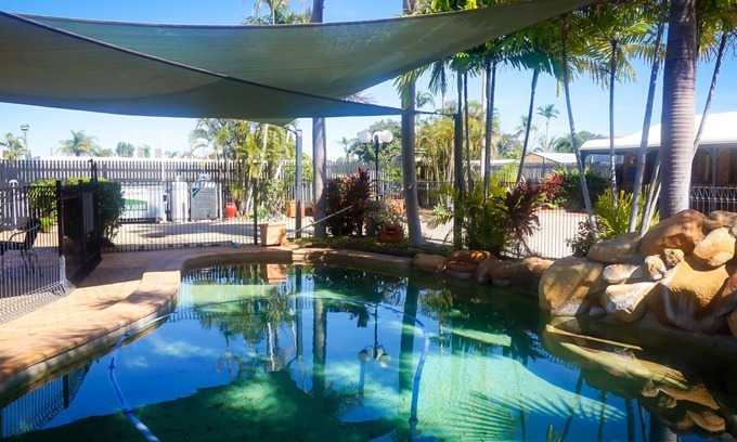 Ayr Hotel | Country Ayr Motel