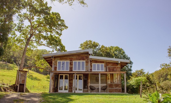 Uki House | Country Barn Retreat