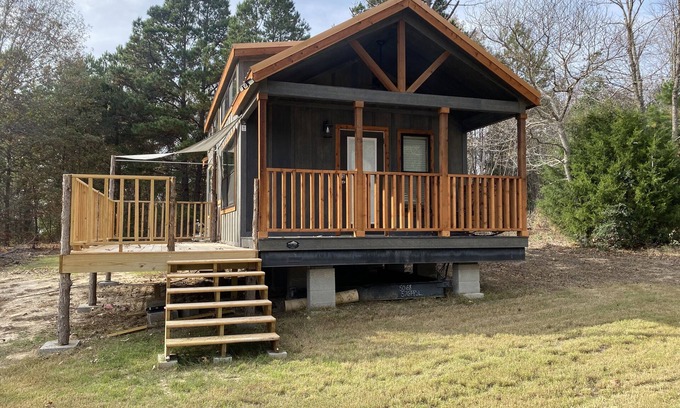 Palestine Cabin | Country Bungalow w/Loft