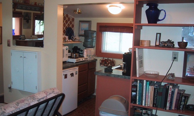 Woodstock Cabin | Country Cabin in Woodstock, NY- Cozy and Pet Friendly