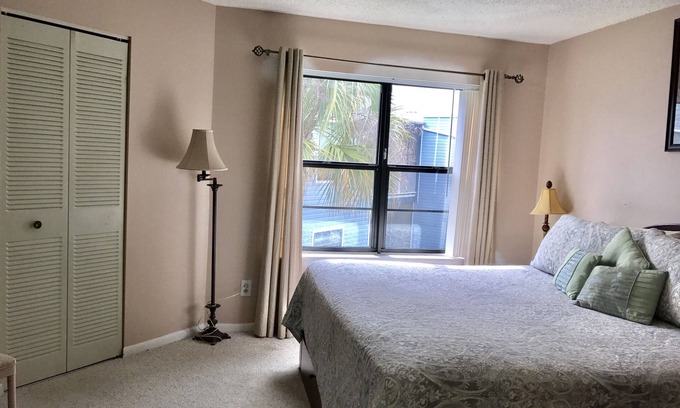 Ventura Condo | Country Club Home away from Home