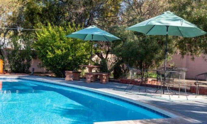 Tucson Villa | Country Club · Refreshing Home in Sam Hughes w/ Cool Private Pool
