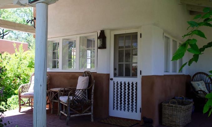 Tesuque House | Country Cottage - Beautiful Two Bedroom House on Tesuque Estate