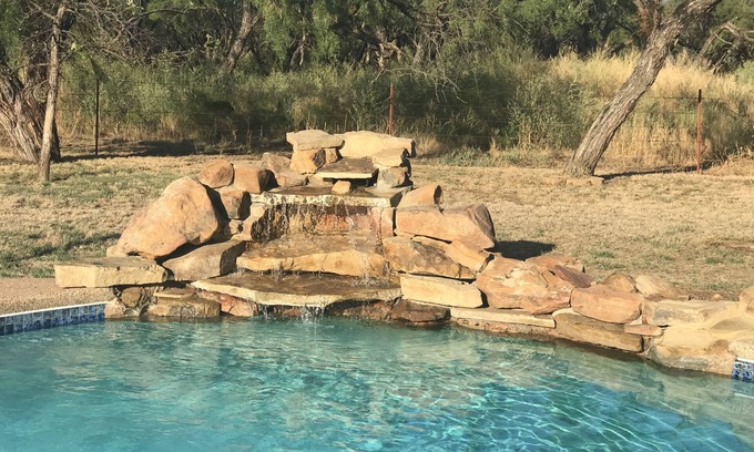 Potosi House | Country Cottage By the Pool