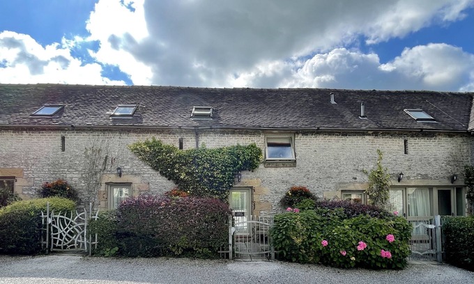 Crowdecote Cottage | Country cottage for four people set in 12 acres of Peak District National Park