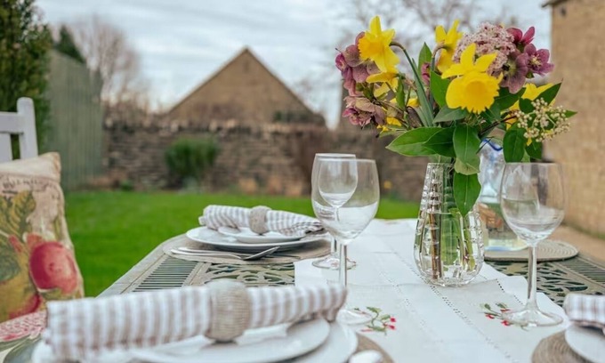 Farmington House | Country Cottage in Heart of the Cotswold