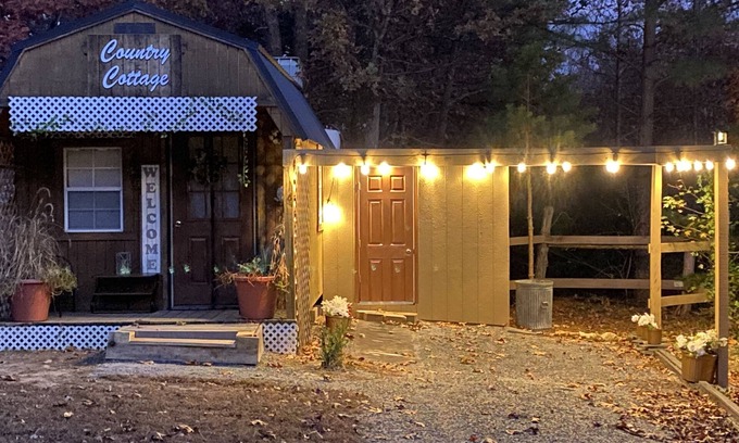 Red House Cottage | Country Cottage