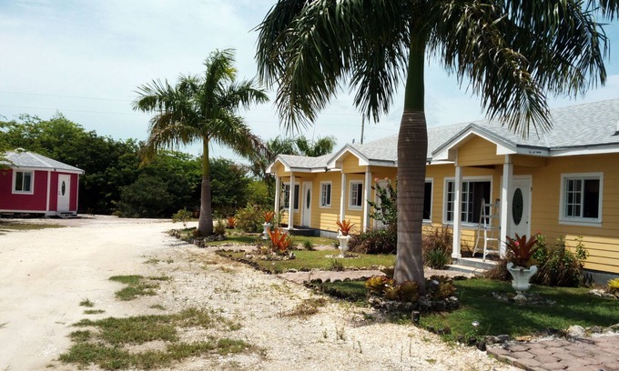 Clarence Town Apartment | Country Cove