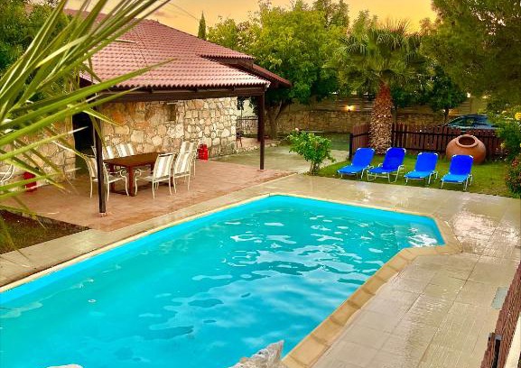Pissouri Villa | Country-Cozy Villa Pissouri Village