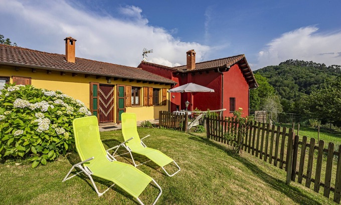 Carabano House | Country House 'La Llavona' with Mountain View, Private Terrace and Wi-Fi