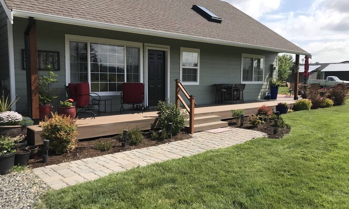 Yelm House | Country escape next to town for a quaint cottage getaway & majestic Rainer view