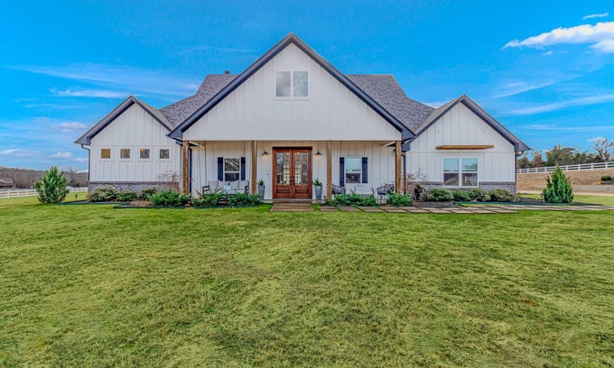 Lindale House | Country estate - pool, outdoor kitchen, home theater, game room, porches