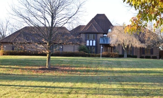 Mill Hall House | Country Estate With Pickleball Court