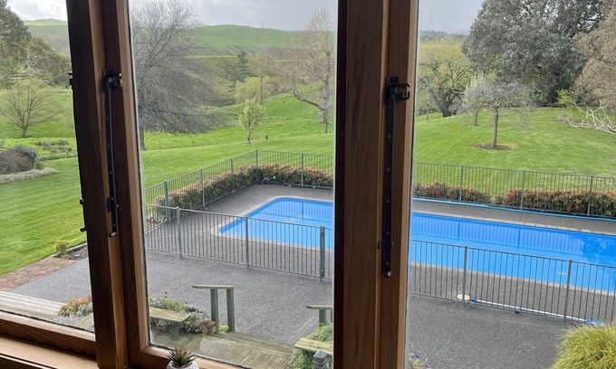 Porangahau House | Country Farm House. 5 Bedrooms