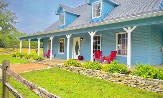 Henly House | Country Farmhouse on 9 Acres.