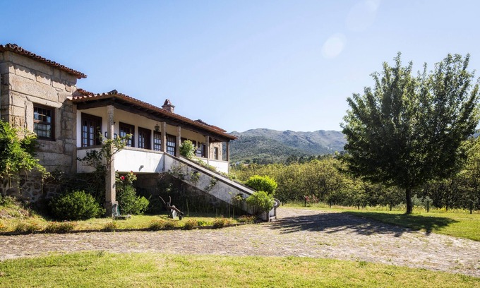 Estoraos House | Country farmhouse with private pool