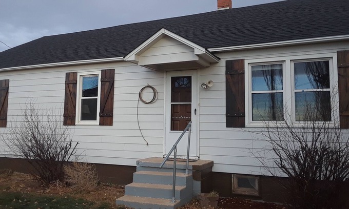 Eaton Other | COUNTRY FARMHOUSE- The Country Feel With City Access