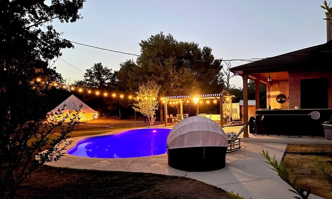 Elgin RV Rental | Country Glamping in the Love Shack with Pool/Hot tub and lots of activities