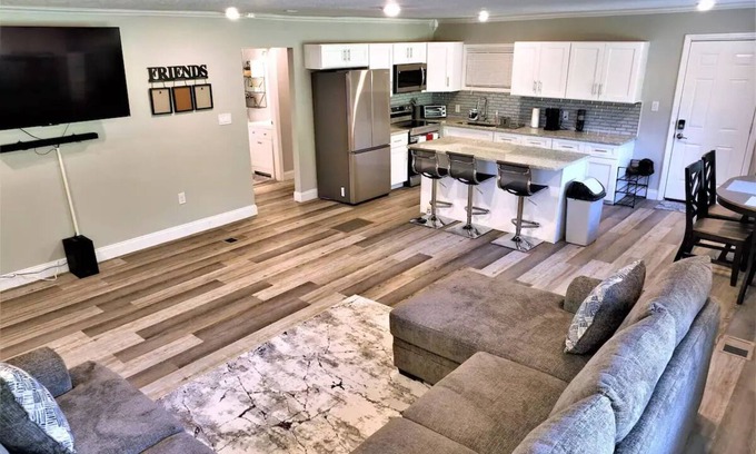 Weirsdale House | Country Hideaway near The Villages, Ocala & Springs