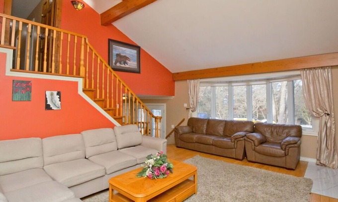 Caledon House | Country Hill Farm House