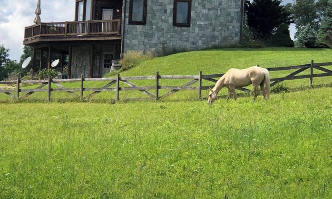 Laurel Fork House | Country home, Beautiful country home with horses