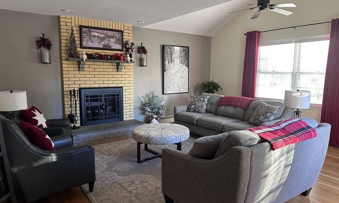 New Hartford House | Country home vacation oasis with pool, hot tub, near lake/hiking.