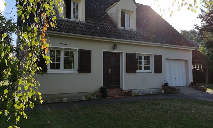 La Selle-en-Hermoy House | Country house near Paris