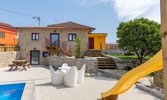 Arcos de Valdevez Villa | Country house, with outdoor pool and fireplace, close to Ecovia and Sistelo