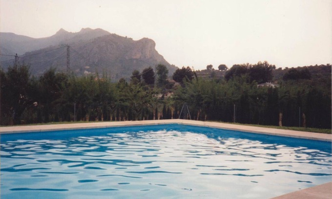Muro del Alcoy Ski Chalet | Country house at the foot of the greenway