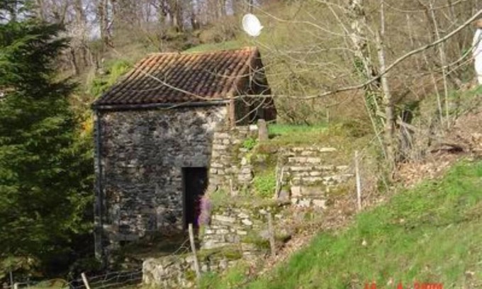 Alzon Cottage | Country house between forest and river