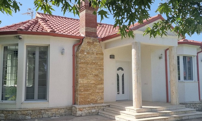 Ardenice Cottage | Country House Bubullime Albania. Villa-Cottage. 3-bedroom, WiFi, AC. In Lushnje.