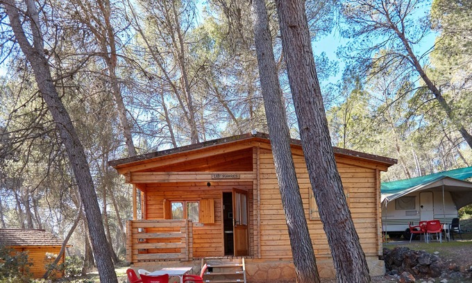 Hornos House | Country House 'Cabaña De Madera 2' with Mountain View, Shared Pool and Air Conditioning