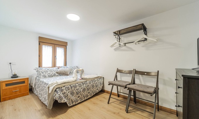 Penafiel House | Country House 'Casita La Glorieta' with Mountain View, Private Garden and Wi-Fi