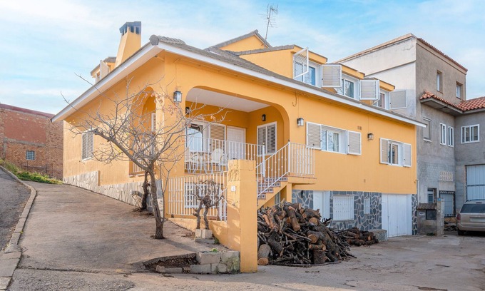 Chera House | Country House 'Casona Y Posada' with Mountain View, Wi-Fi and Air Conditioning