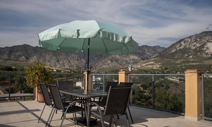 Durcal House | Country House "Eralta" with Mountain View, Private Pool & Wi-Fi
